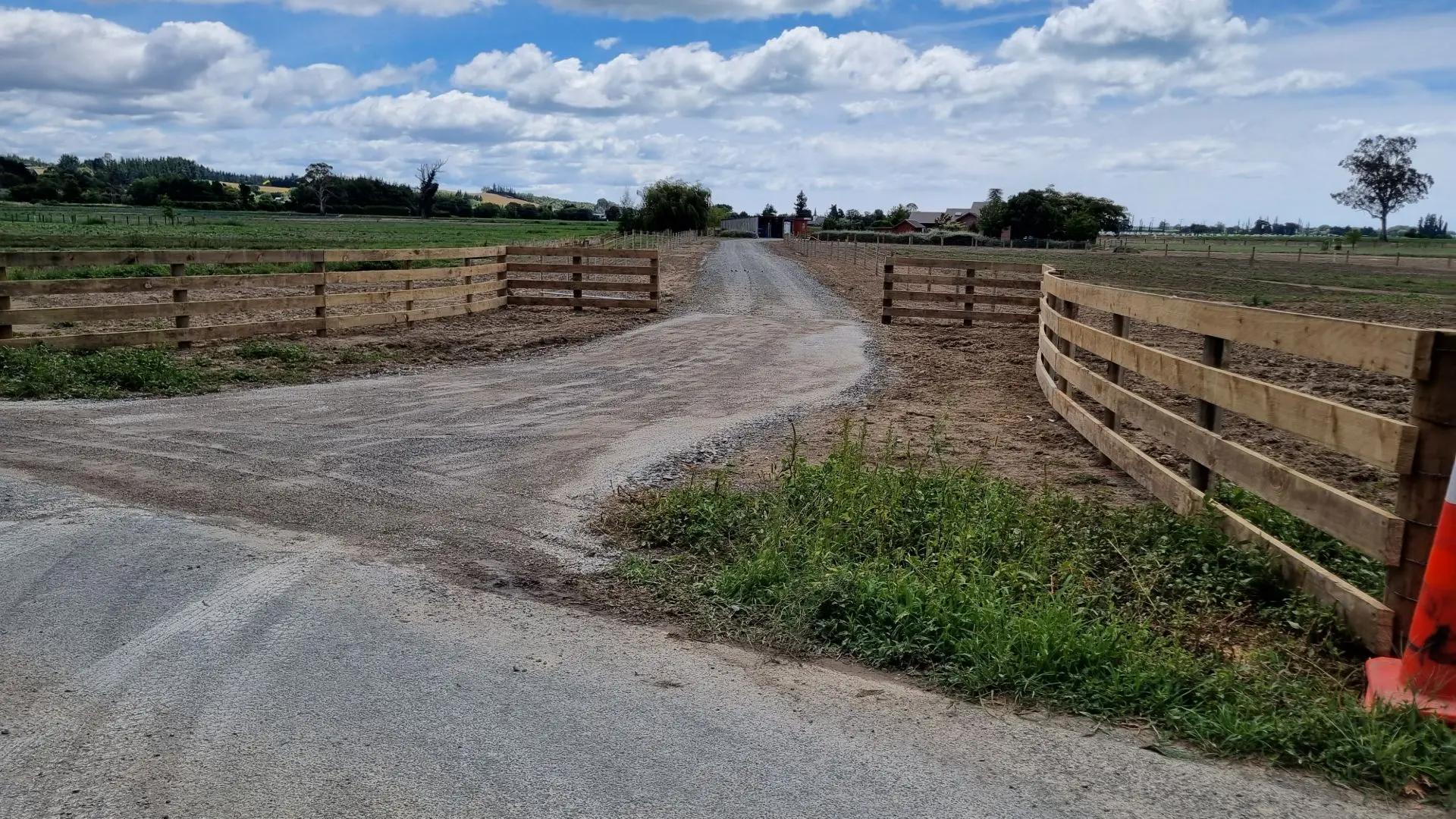 Post and Rail Entrance Gateway